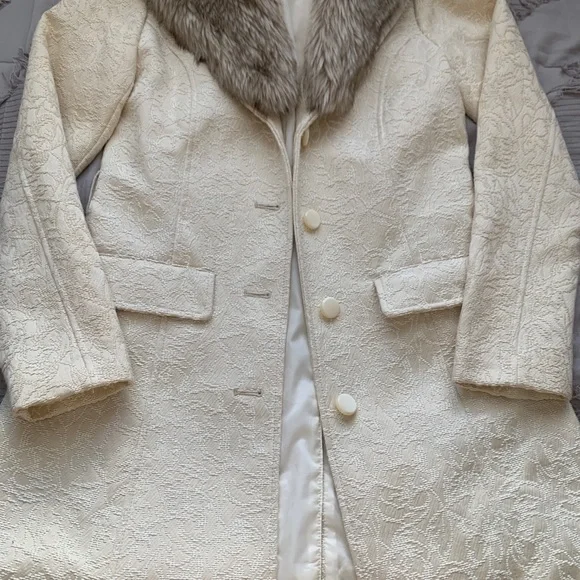 Xhilaration Women’s Beige Winter Coat with Faux Fur - Picture 2 of 7